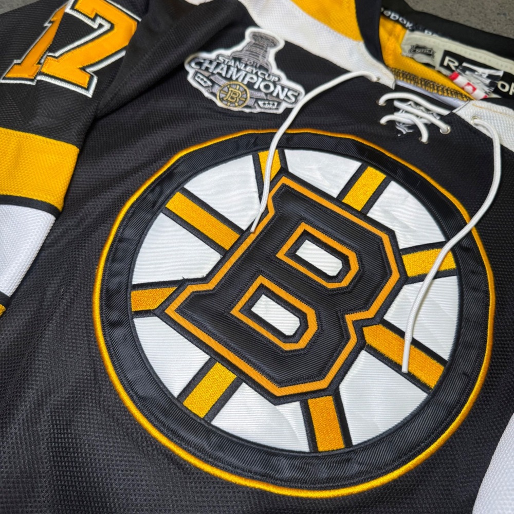 Reebok NHL Boston Bruins Milan Lucic 17 Jersey 2011 Stanley Cup Champions 54 - Picture 2 of 5
